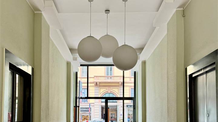 Trilocale ristrutturato piano alto