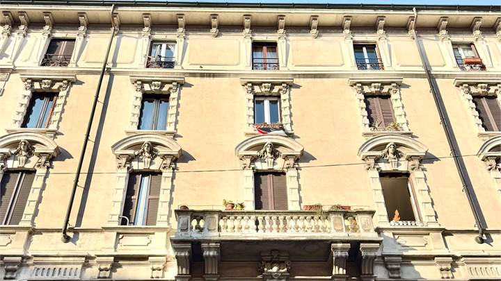 Ampio bilocale zona Isola